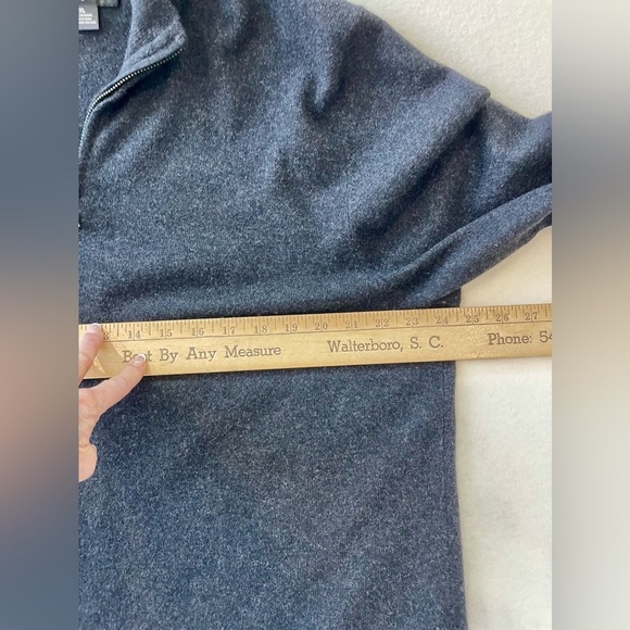 Bloomingdales, the men’s store 100%cashmere quarter zip men’s sweater XL Gray - Picture 3 of 6